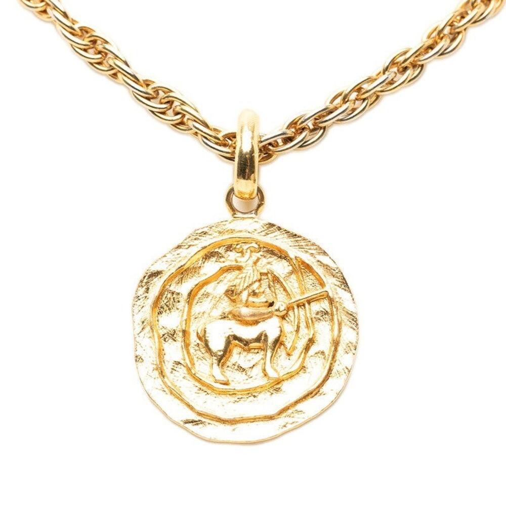 Chanel CC Logo Horse Medallion Vintage Chain Pendant Necklace Gold Plated